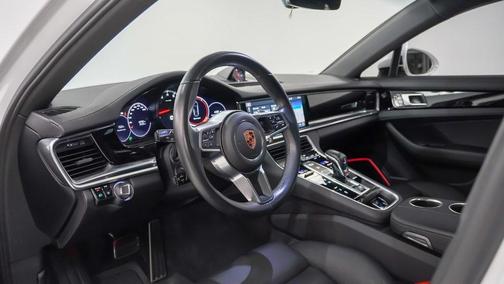 2018 Porsche Panamera 4S