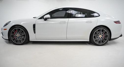 2018 Porsche Panamera 4S