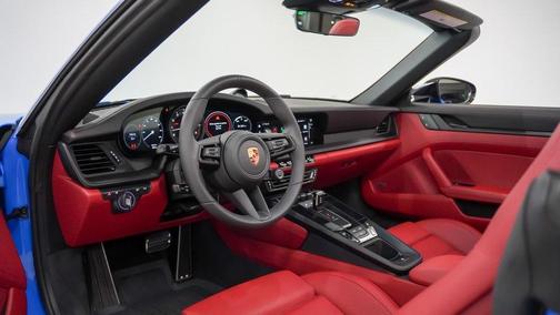 2023 Porsche 911 Carrera GTS