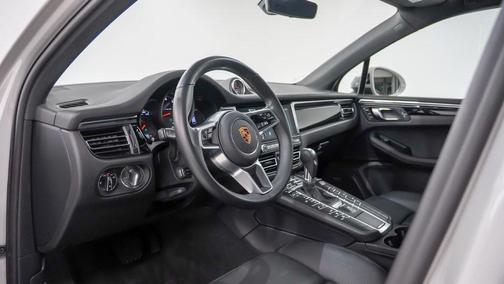 2021 Porsche Macan Base (PDK)