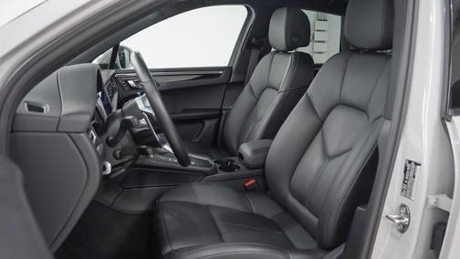 2021 Porsche Macan Base (PDK)