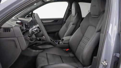 2026 Porsche Cayenne GTS