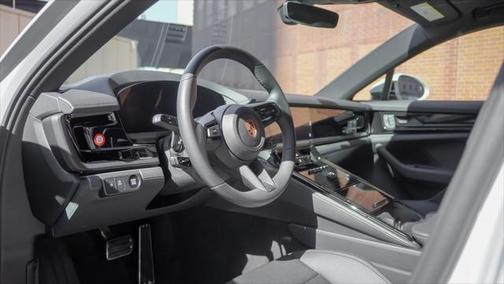 2024 Porsche Panamera 4