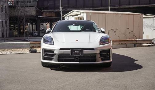 2024 Porsche Panamera 4