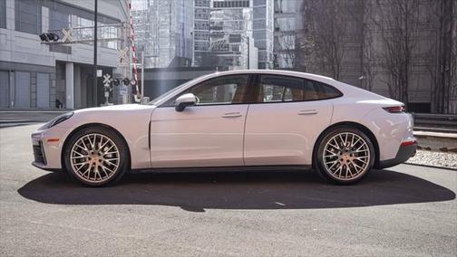 2024 Porsche Panamera 4