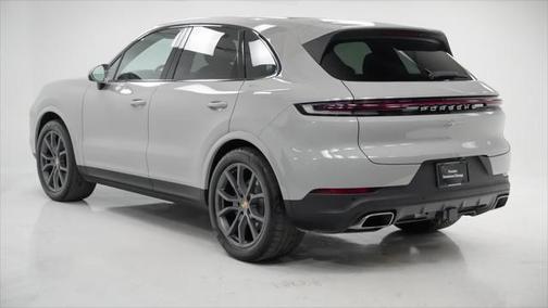 2024 Porsche Cayenne Base (Tiptronic)