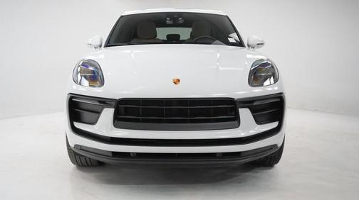 2022 Porsche Macan 