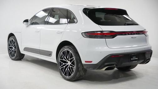 2022 Porsche Macan 