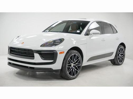 2022 Porsche Macan Base (PDK)