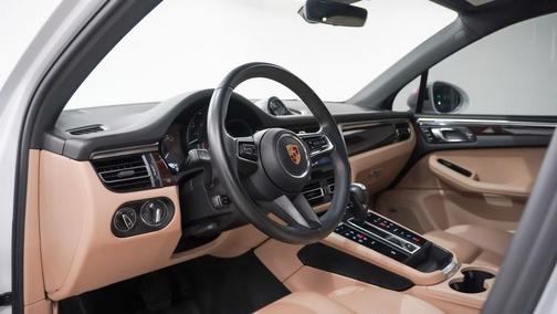 2022 Porsche Macan 