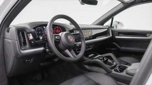 2024 Porsche Cayenne Base (Tiptronic)