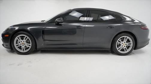 2018 Porsche Panamera 4