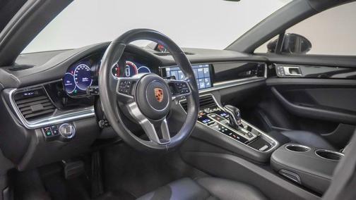 2018 Porsche Panamera 4
