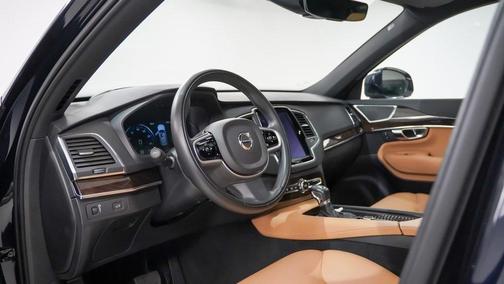 2019 Volvo XC90 T6 Momentum