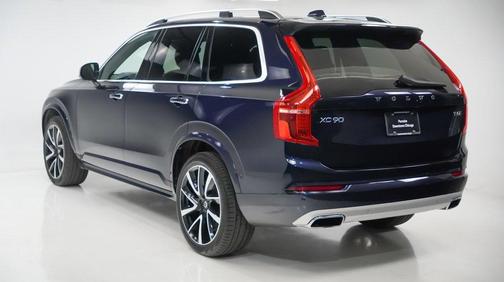 2019 Volvo XC90 T6 Momentum