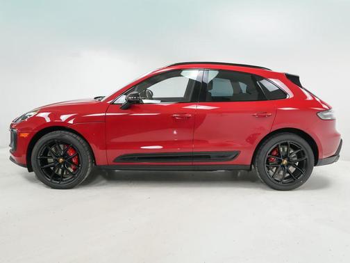 Carmine Red 2026 Porsche Macan Macan GTS