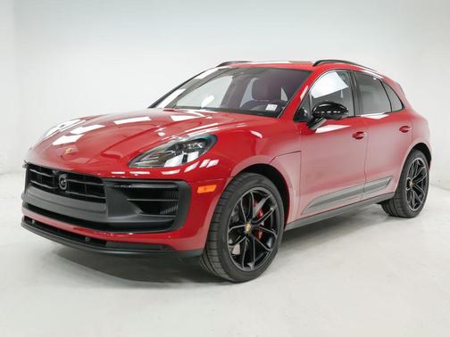 Carmine Red 2026 Porsche Macan Macan GTS