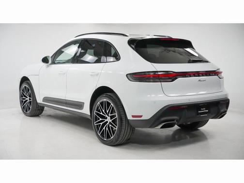 2025 Porsche Macan T