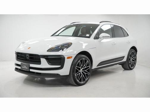 2025 Porsche Macan T
