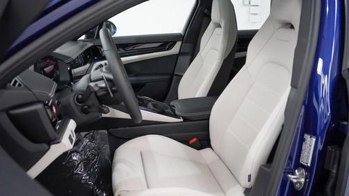 2026 Porsche Panamera 4