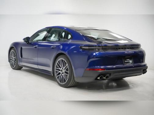2026 Porsche Panamera 4