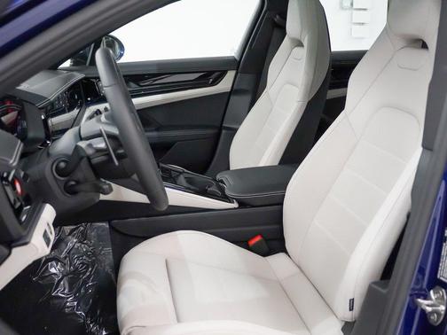 2026 Porsche Panamera 4