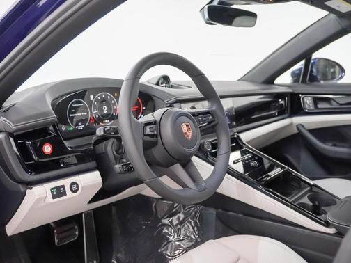 2026 Porsche Panamera 4