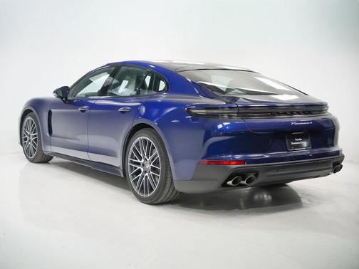 2026 Porsche Panamera 4
