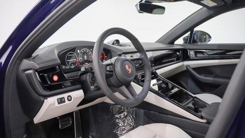 2026 Porsche Panamera 4