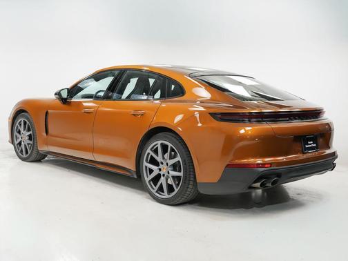 Madeira Gold Metallic 2025 Porsche Panamera 4