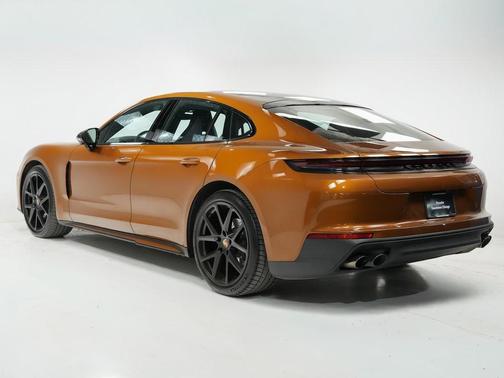 2025 Porsche Panamera 4
