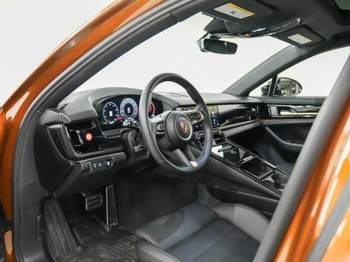 2025 Porsche Panamera 4
