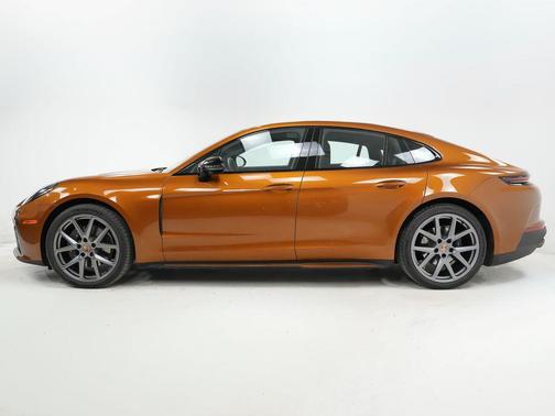 Madeira Gold Metallic 2025 Porsche Panamera 4