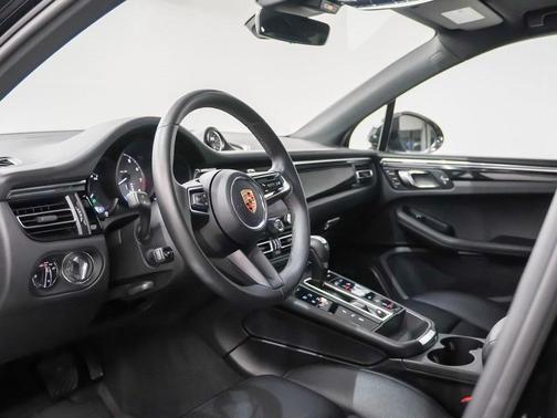2024 Porsche Macan S