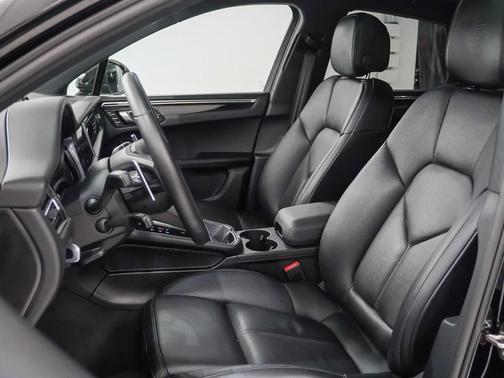 2024 Porsche Macan S