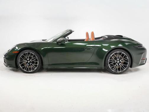 Oak Green Metallic Neo 2026 Porsche 911 911 Carrera S