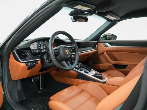 Oak Green Metallic Neo 2026 Porsche 911 911 Carrera S