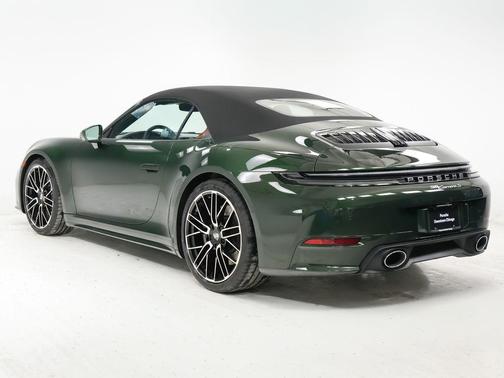 Oak Green Metallic Neo 2026 Porsche 911 911 Carrera S