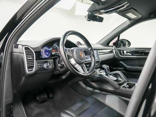 Black 2022 Porsche Cayenne Cayenne