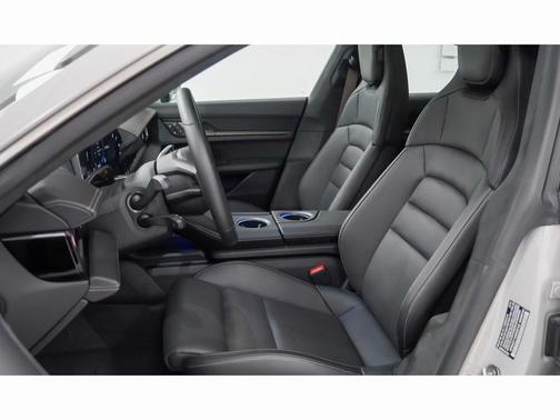 2025 Porsche Taycan Turbo