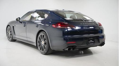 2016 Porsche Panamera GTS