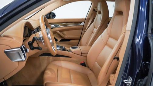 2016 Porsche Panamera GTS
