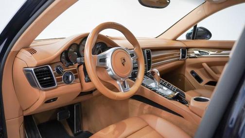 2016 Porsche Panamera GTS