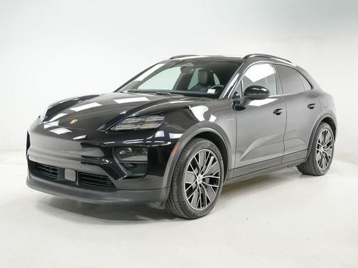 Jet Black Metallic 2025 Porsche Macan Macan Electric 4