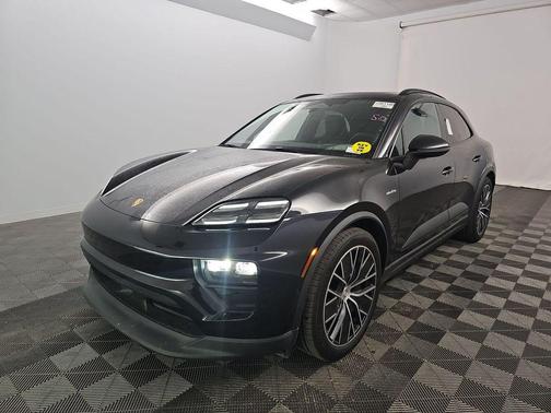 Jet Black Metallic 2025 Porsche Macan Macan Electric 4