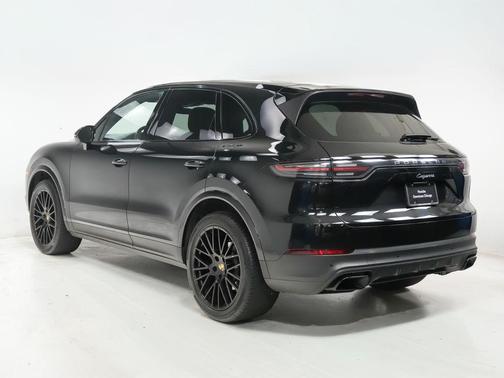 Black 2023 Porsche Cayenne Cayenne