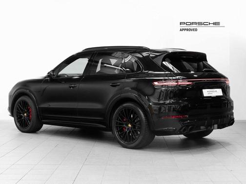 2023 Porsche Cayenne GTS