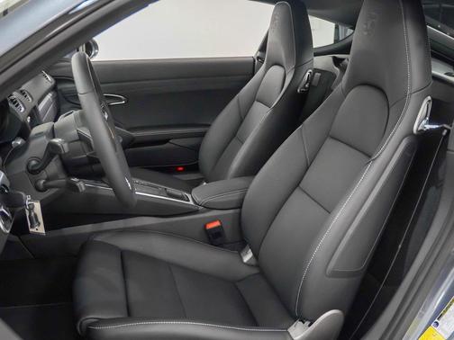 2025 Porsche 718 Cayman Style Edition