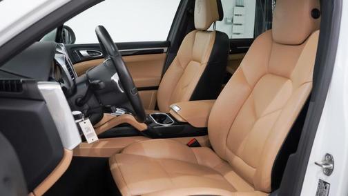 2014 Porsche Cayenne Platinum Edition