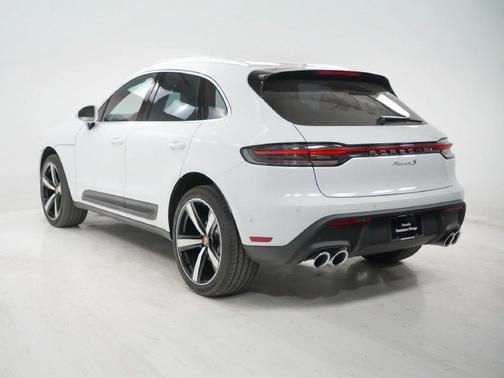 Carrara White Metallic 2026 Porsche Macan Macan